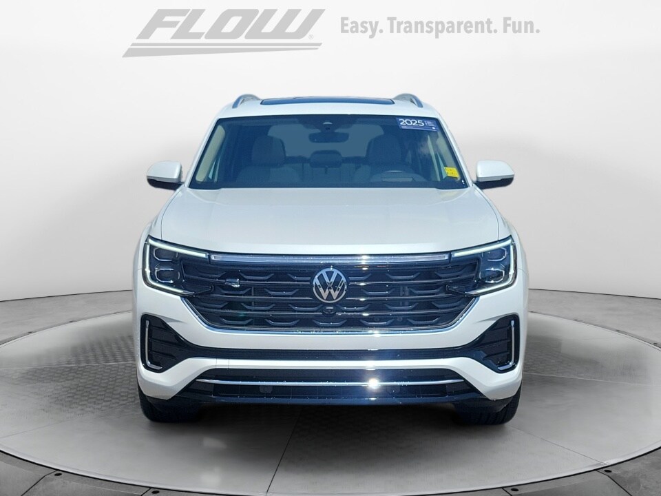2025 Volkswagen Atlas SEL Premium R-Line photo 2