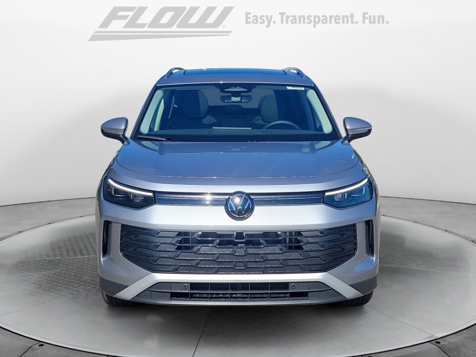 2026 Volkswagen Tiguan SE photo 2