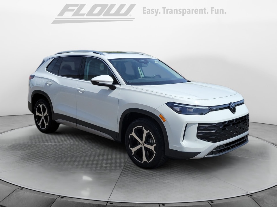 2025 Volkswagen Tiguan 2.0T SE 4Motion's photo