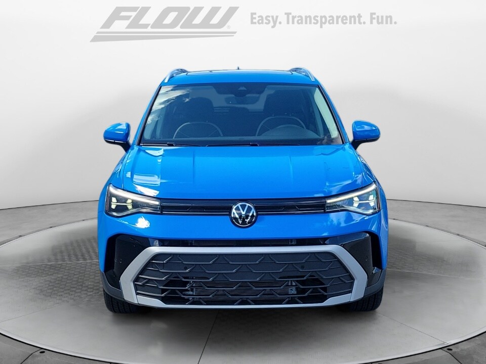 2025 Volkswagen Taos SE photo 2