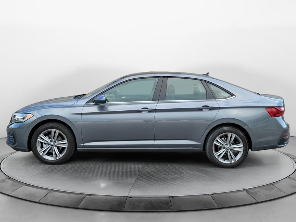 Certified 2024 Volkswagen Jetta SE Sedan