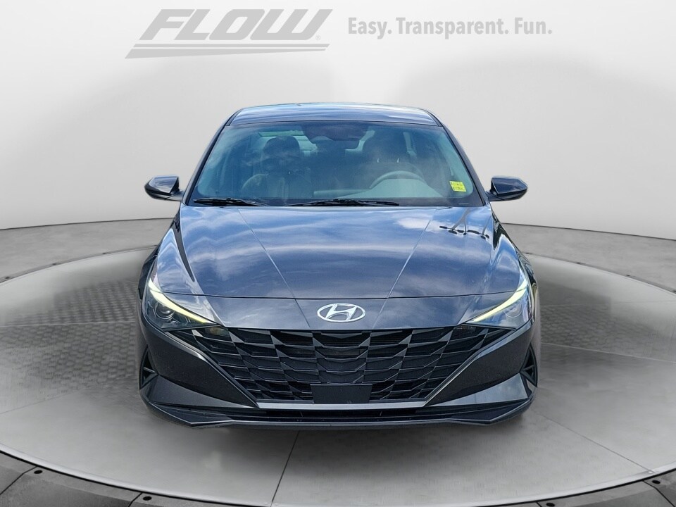 2021 Hyundai Elantra SEL Convenience photo 2