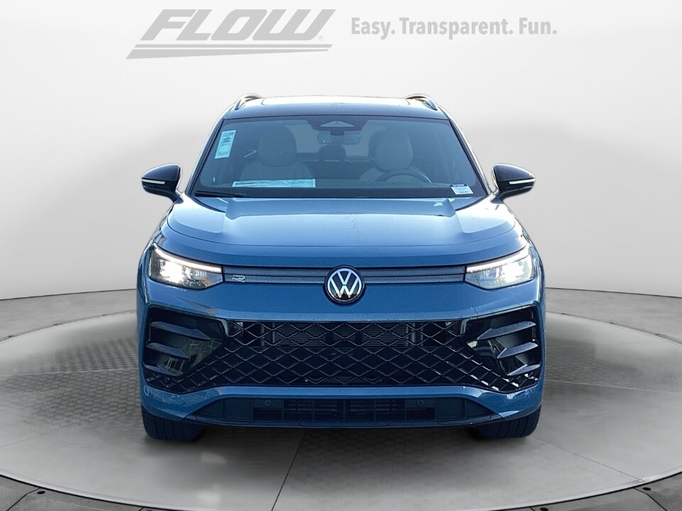 2026 Volkswagen Tiguan SE R-Line Black photo 2