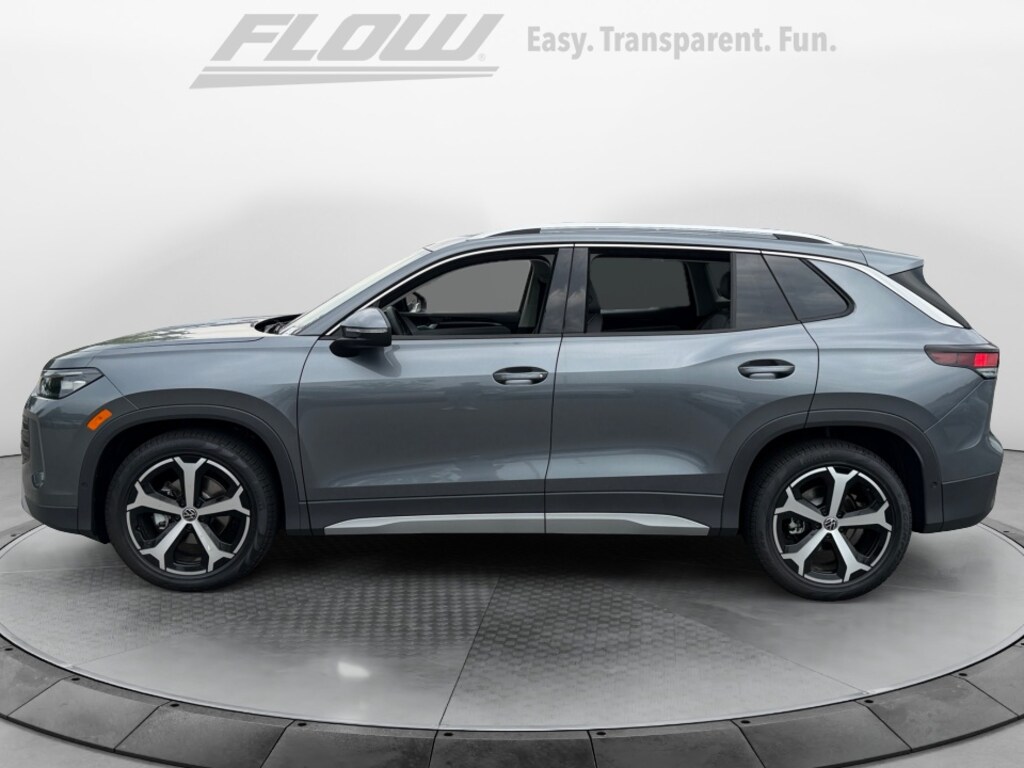 New 2026 Volkswagen Tiguan 2.0T SE SUV