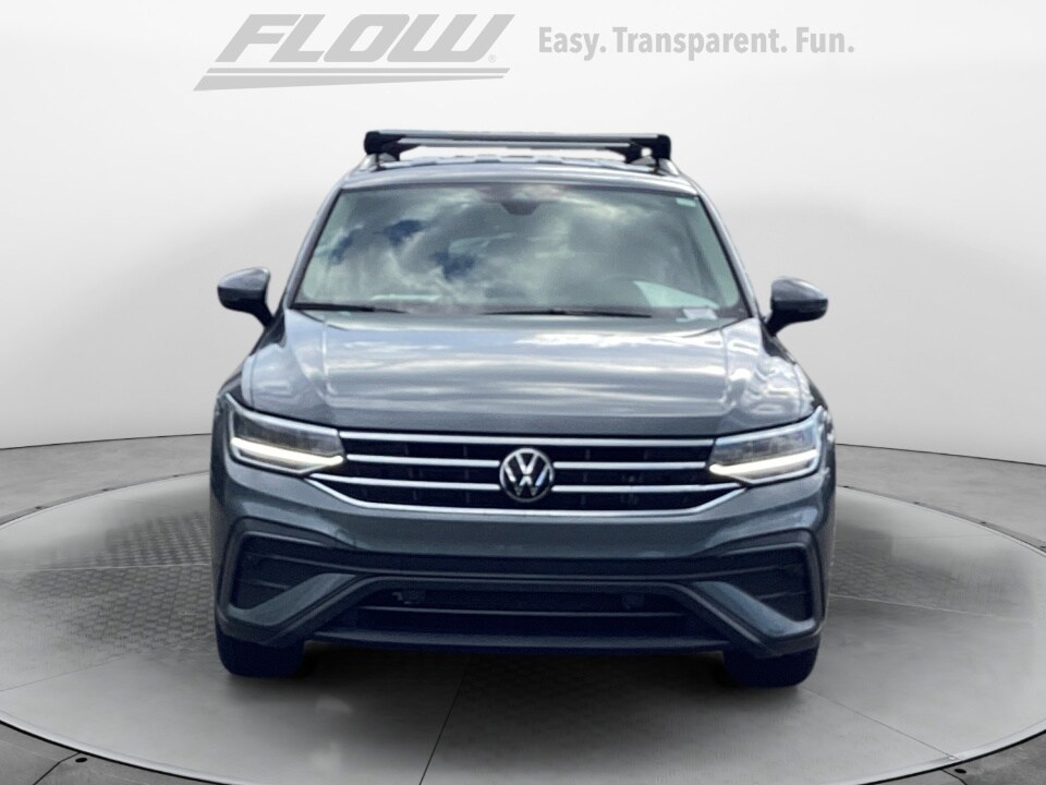 2023 Volkswagen Tiguan SE photo 2