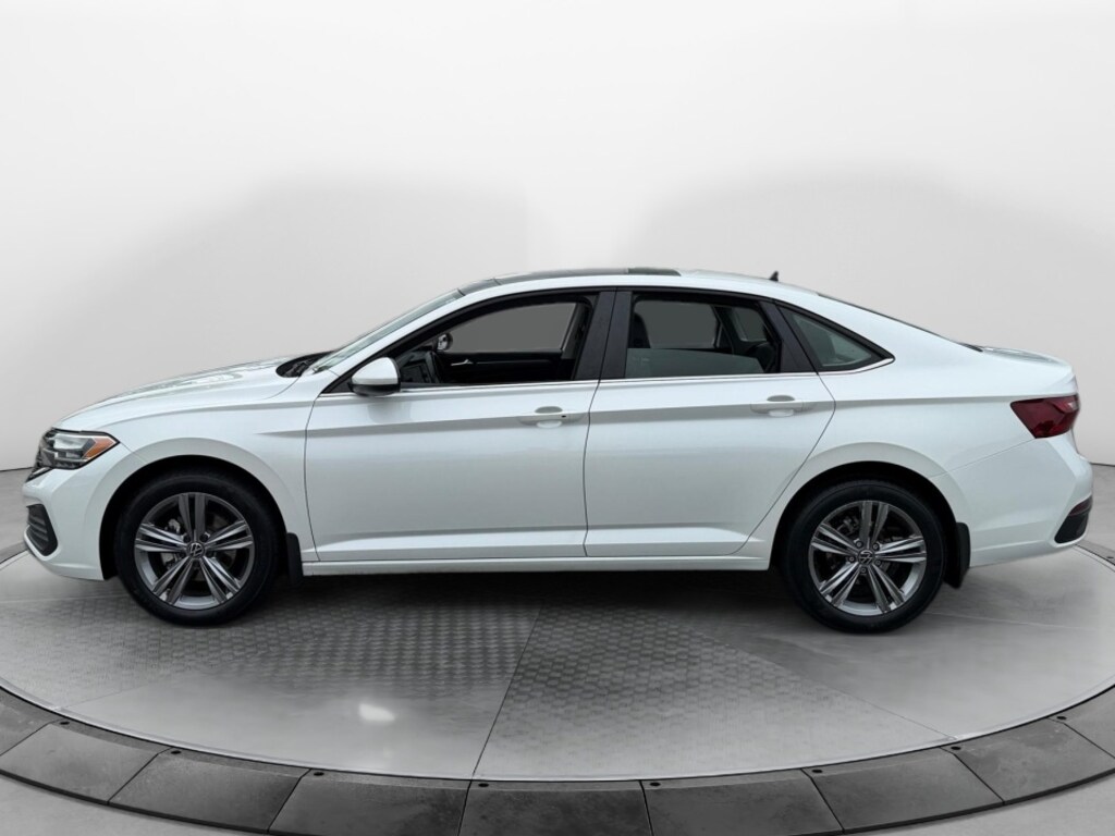 Certified 2024 Volkswagen Jetta SE Sedan