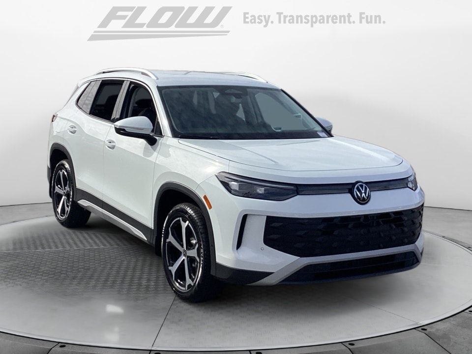 2026 Volkswagen Tiguan SE's photo