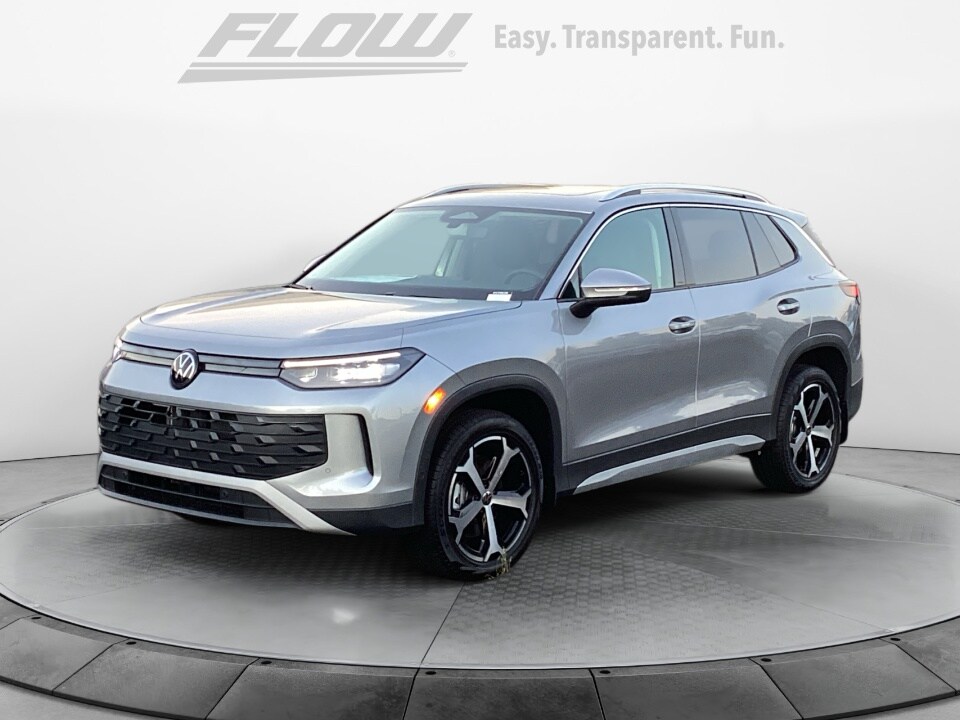2025 Volkswagen Tiguan SE photo 3