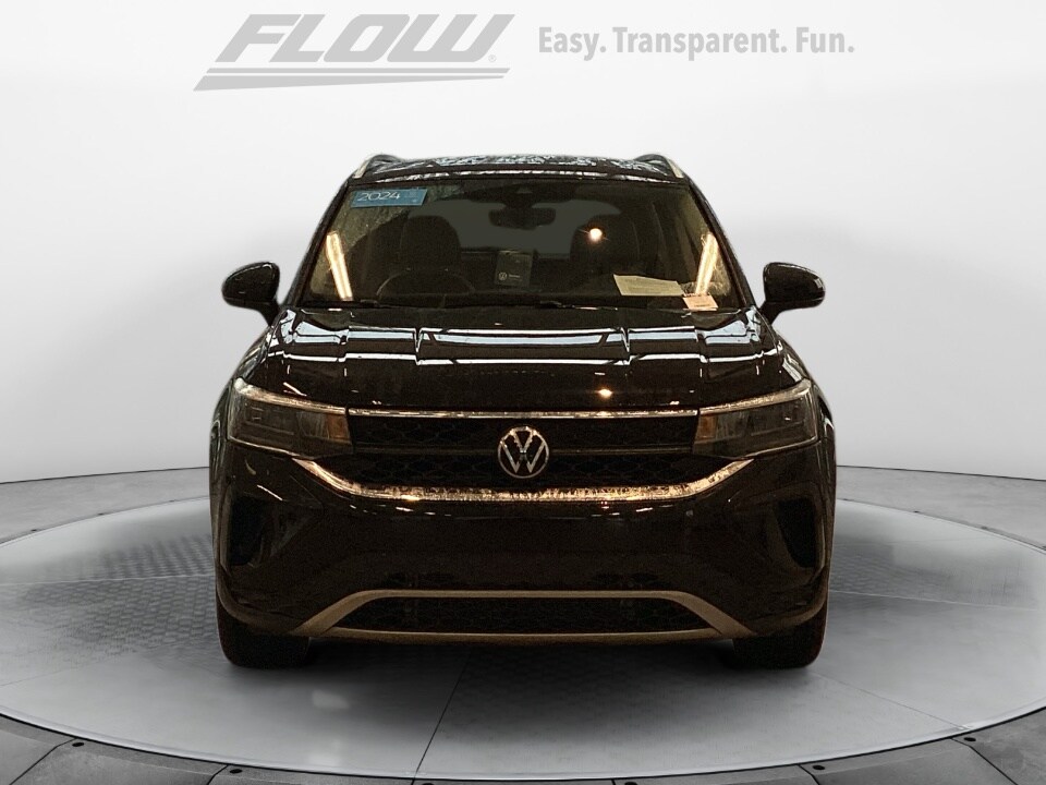 2024 Volkswagen Taos SE photo 2