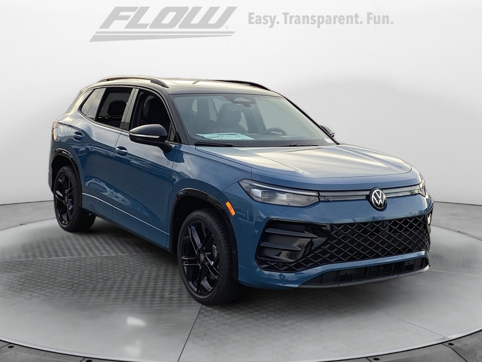 2026 Volkswagen Tiguan SE R-LINE BLACK's photo