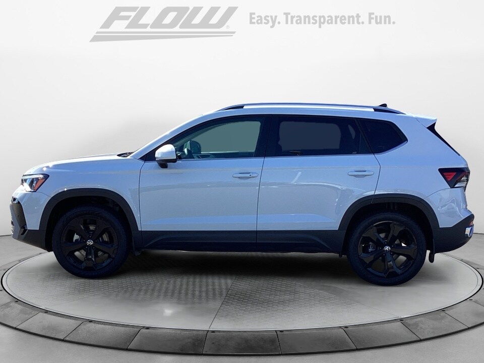 2025 Volkswagen Taos SEL photo 3