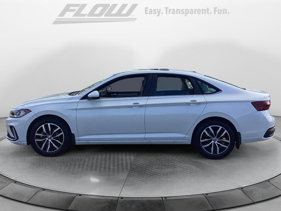 2026 Volkswagen Jetta 1.5T SE photo 4