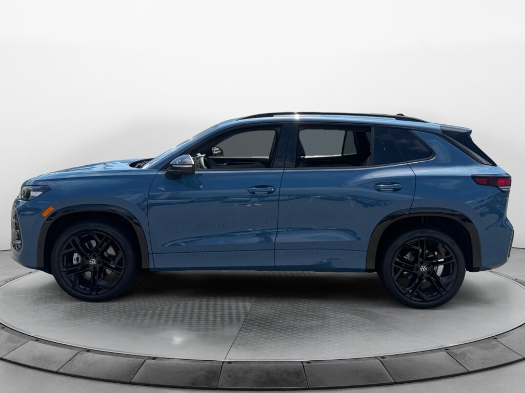 New 2026 Volkswagen Tiguan SE R-Line Black SUV