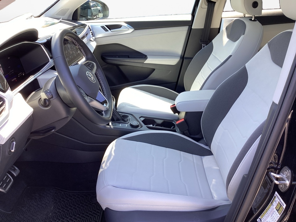 2026 Volkswagen Taos SE - Photo 9