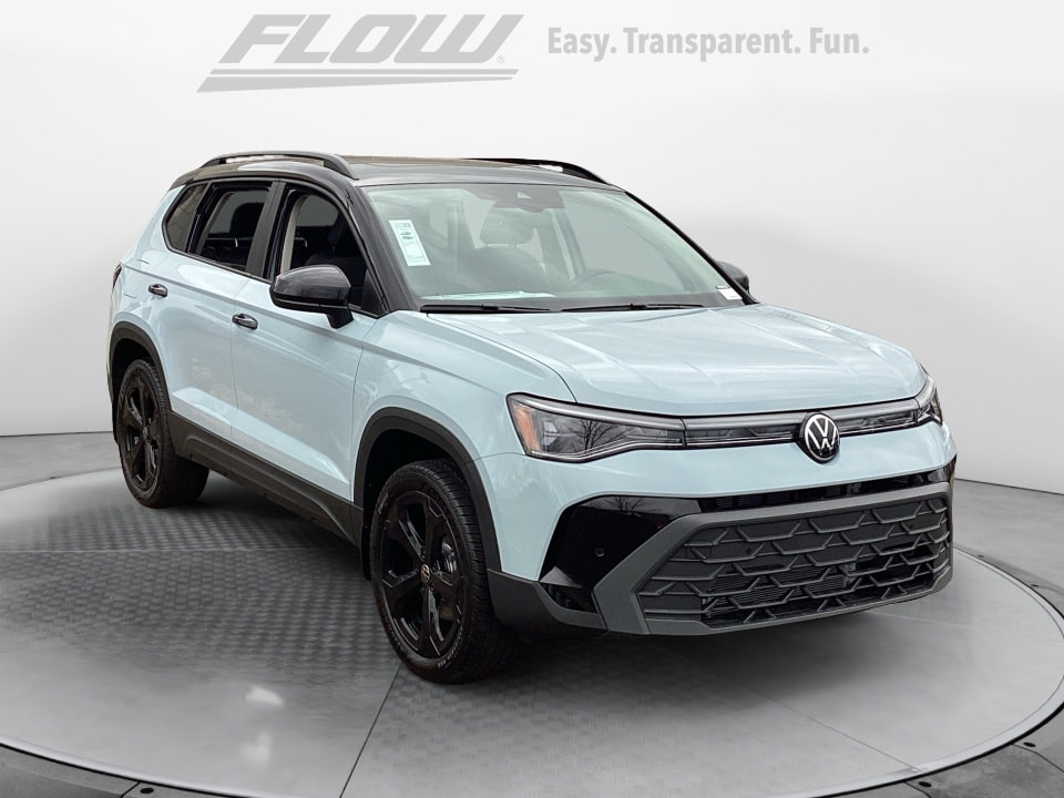 2026 Volkswagen Taos SE Black's photo