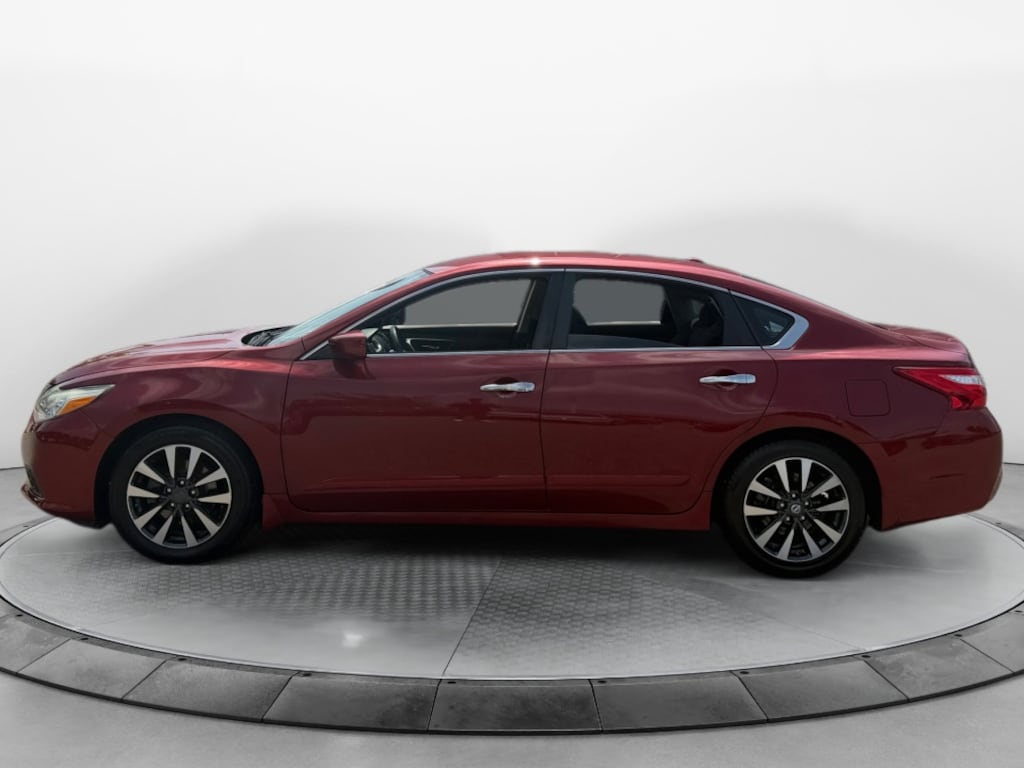 Used 2017 Nissan Altima 2.5 SV Sedan
