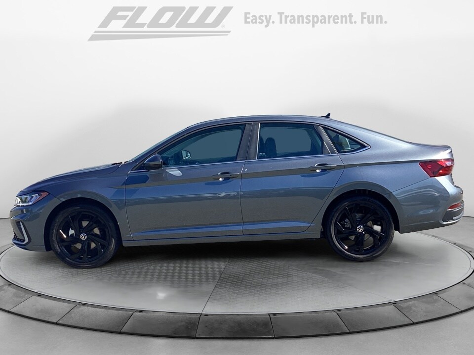 2026 Volkswagen Jetta 1.5T SE photo 4