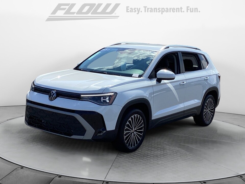 2025 Volkswagen Taos SE photo 2