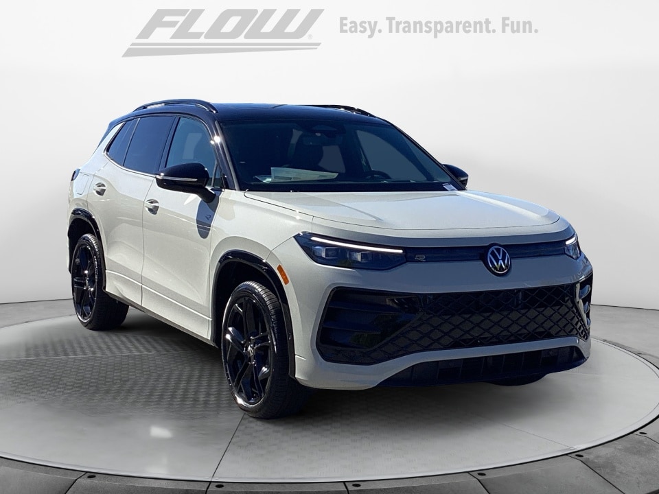 2026 Volkswagen Tiguan SE R-LINE BLACK's photo