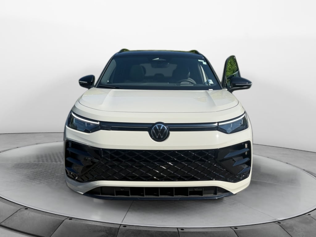 Used 2026 Volkswagen Tiguan SE R-Line Black SUV