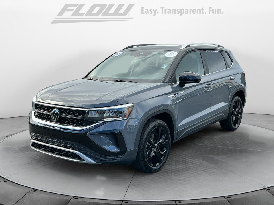 2024 Volkswagen Taos SE photo 3