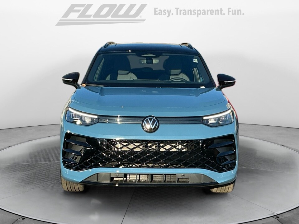 2026 Volkswagen Tiguan SE R-Line Black photo 2