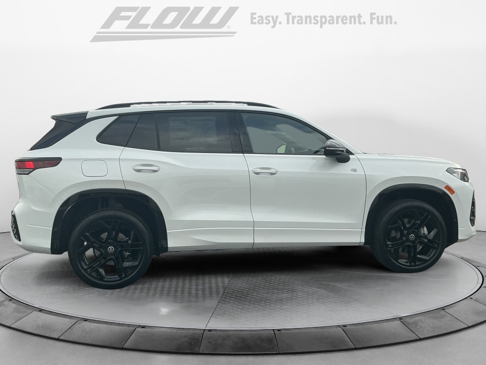 2026 Volkswagen Tiguan SE R-LINE BLACK - Photo 8