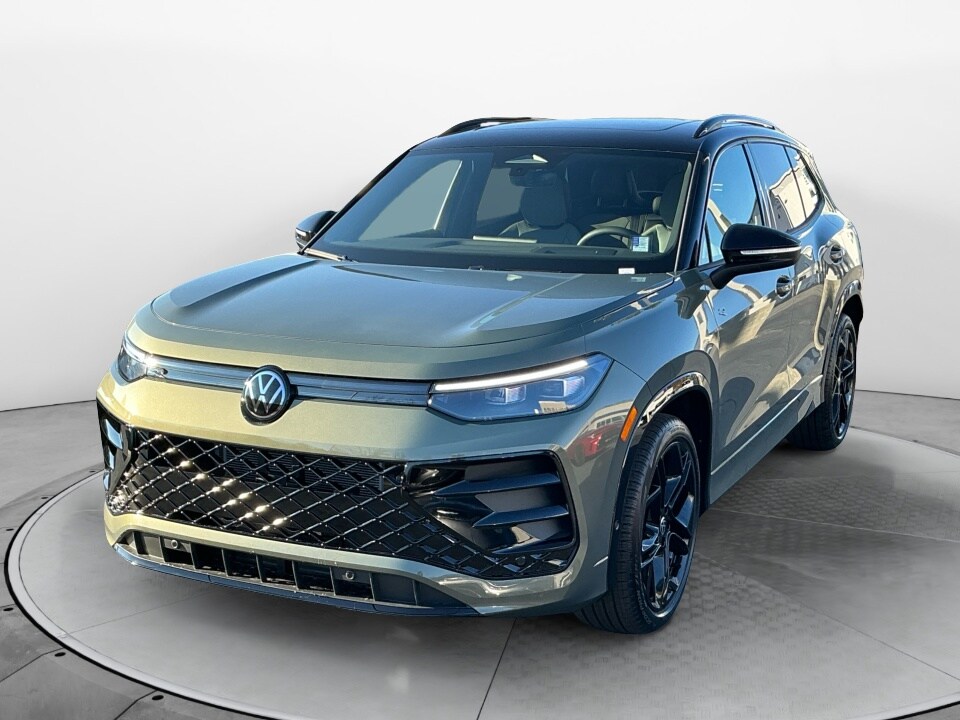 2026 Volkswagen Tiguan SE R-Line Black photo 3