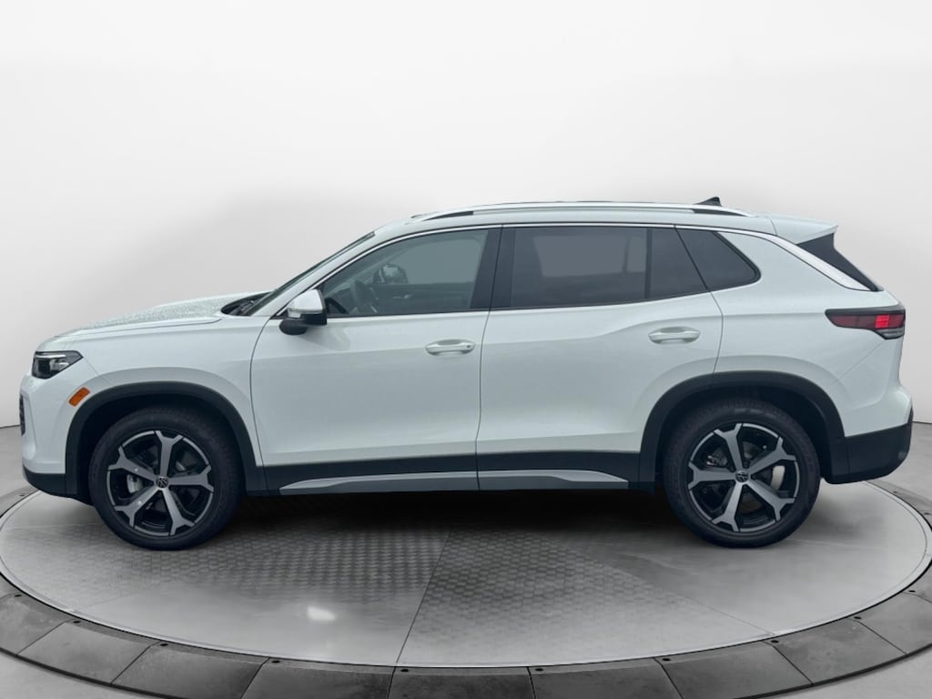 New 2026 Volkswagen Tiguan SE SUV