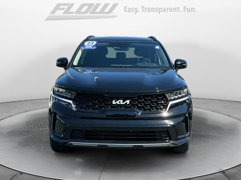 2023 Kia Sorento S photo 2