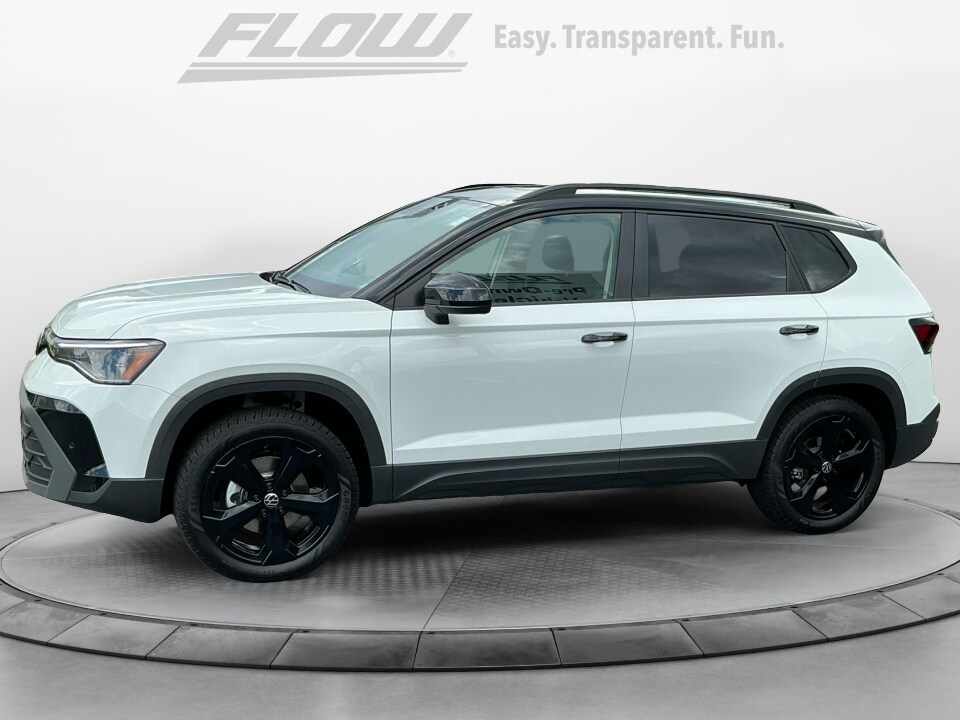 2025 Volkswagen Taos SE photo 4