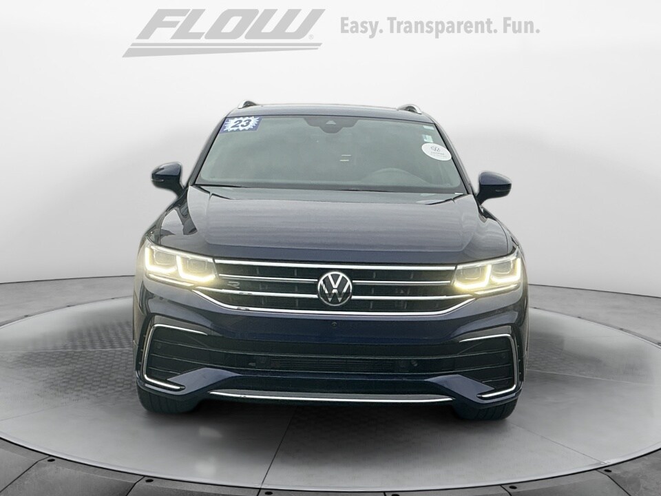 2023 Volkswagen Tiguan SEL R-Line Black photo 2