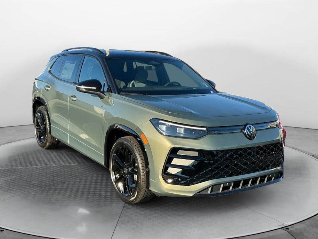 New 2026 Volkswagen Tiguan 2.0T SE SUV