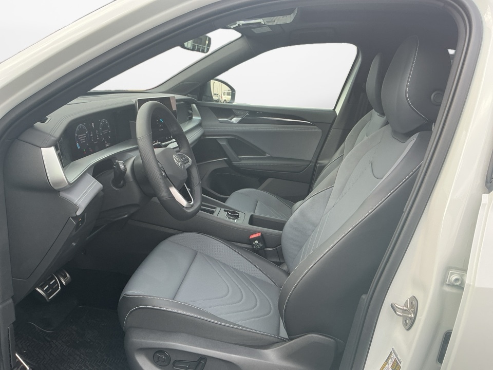 2026 Volkswagen Tiguan SE R-LINE BLACK - Photo 9
