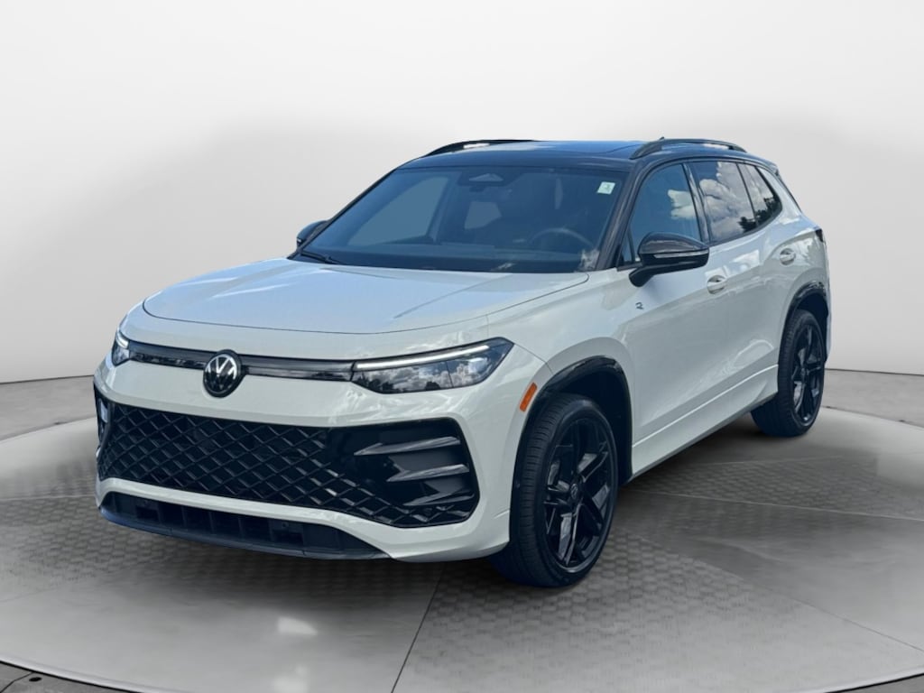 New 2026 Volkswagen Tiguan SE R-Line Black SUV