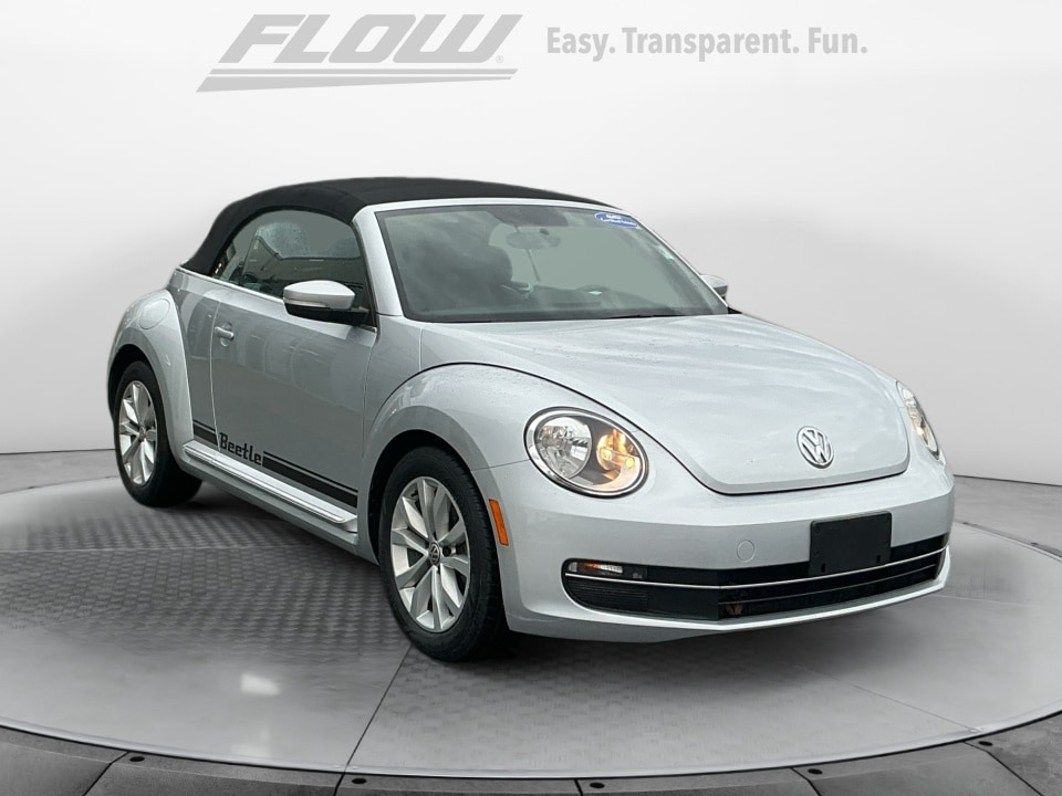 2013 Volkswagen Beetle Base's photo