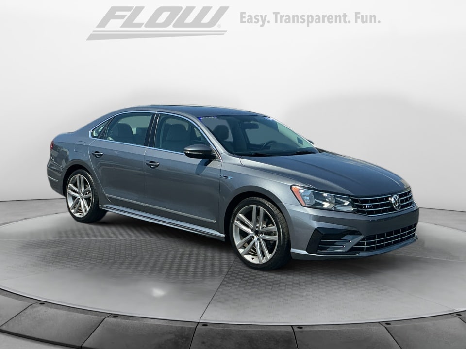 2017 Volkswagen Passat 1.8T R-Line w/ Comfort Pkg. Auto's photo