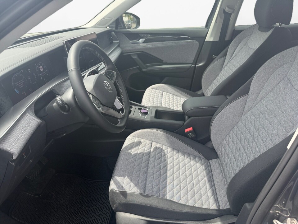 2026 Volkswagen Tiguan S - Photo 9