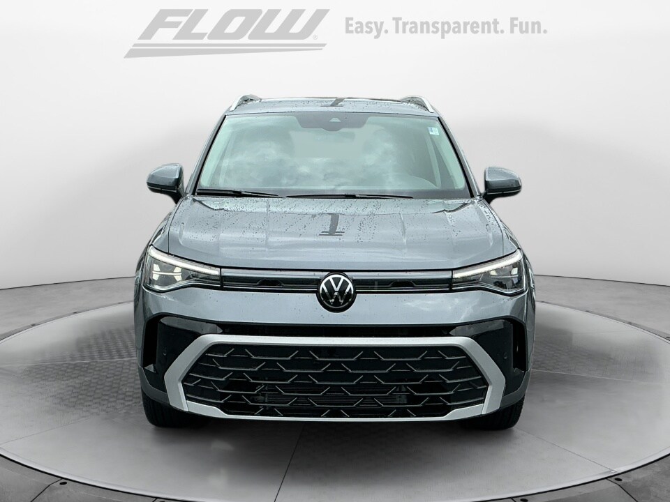 2025 Volkswagen Taos SEL photo 2