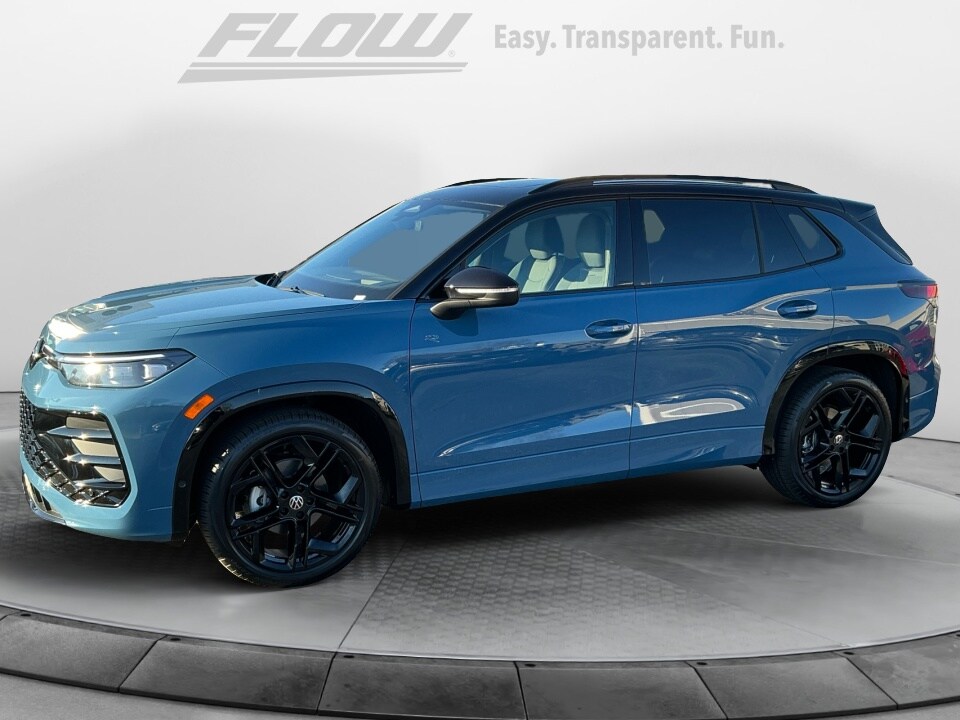 2026 Volkswagen Tiguan SE R-Line Black photo 4