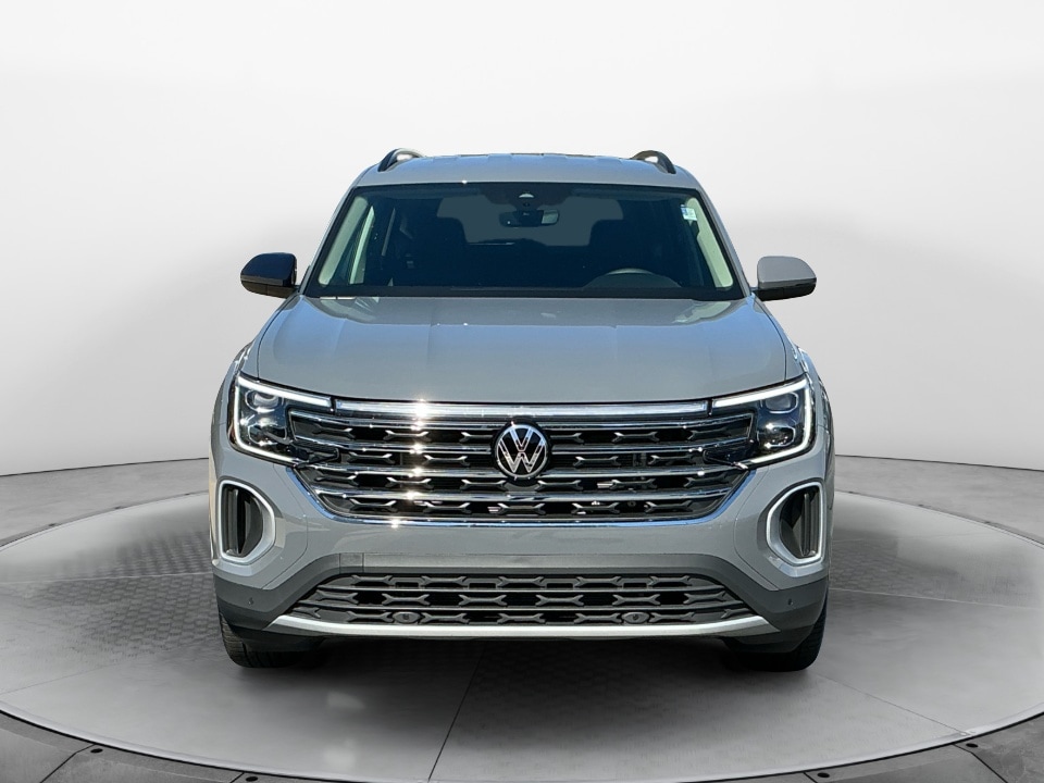 2026 Volkswagen Atlas SE Technology photo 2