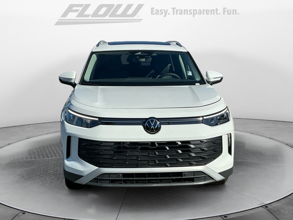 2025 Volkswagen Tiguan SE photo 2