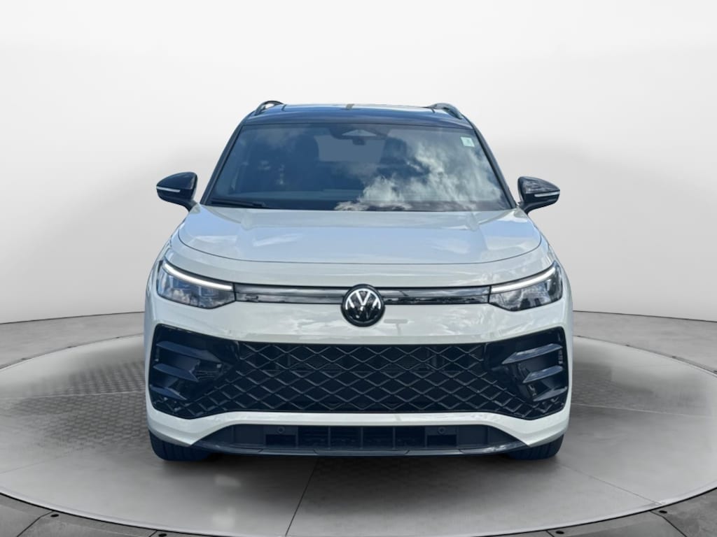 New 2026 Volkswagen Tiguan SE R-Line Black SUV