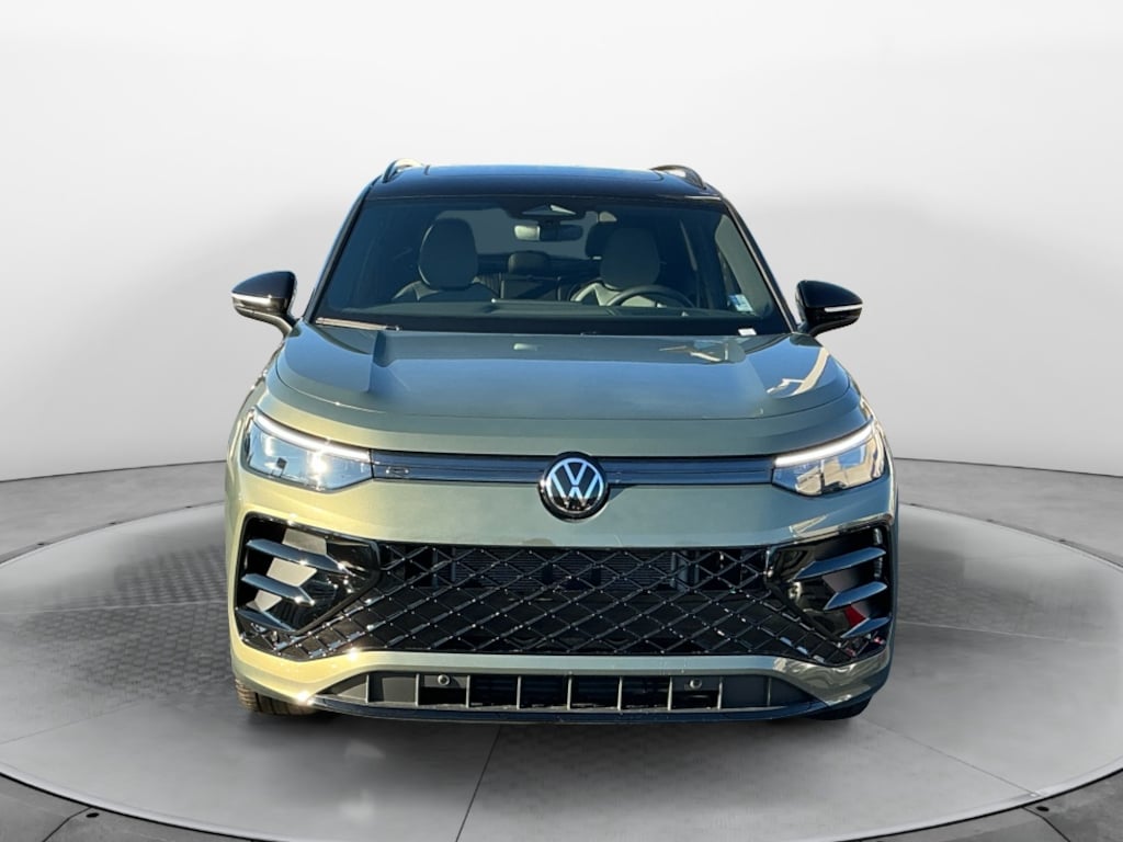 New 2026 Volkswagen Tiguan 2.0T SE SUV