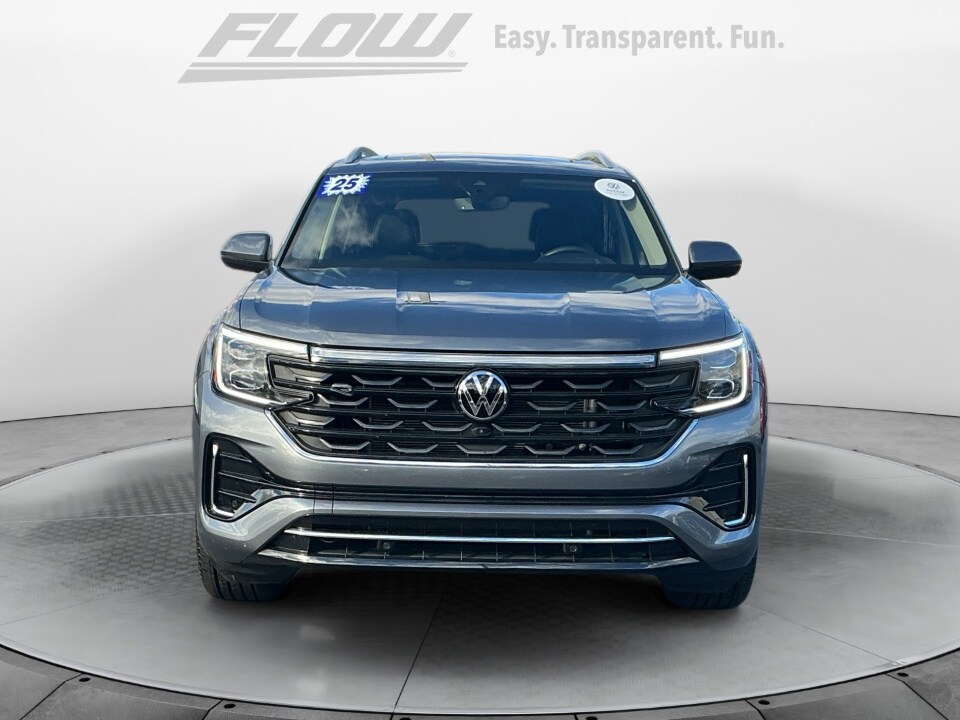 2025 Volkswagen Atlas SEL Premium R-Line photo 2