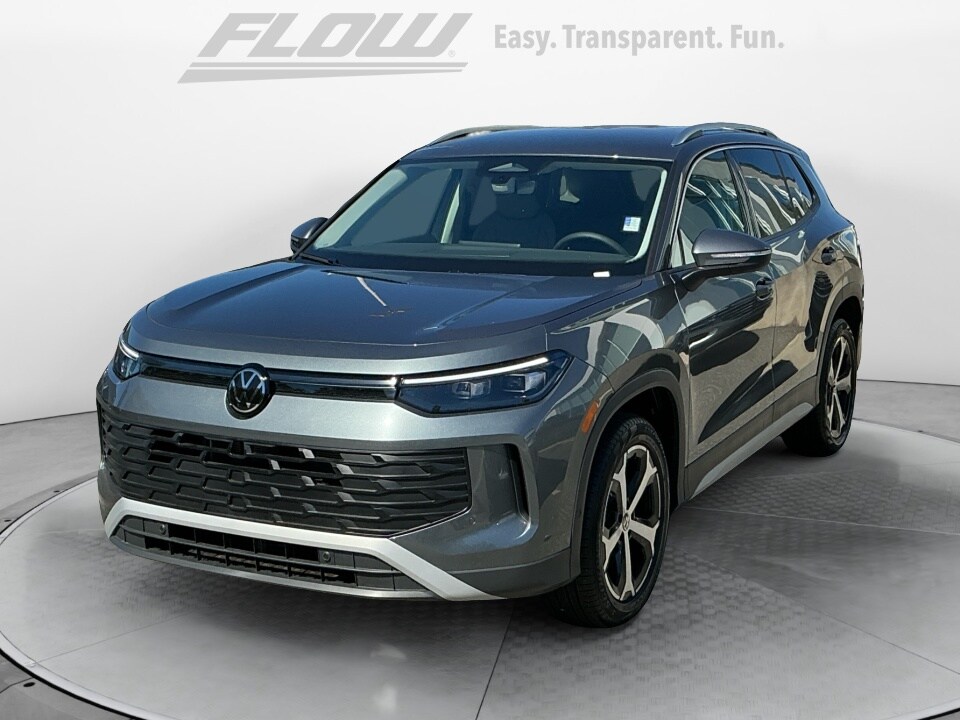 2025 Volkswagen Tiguan SE photo 3