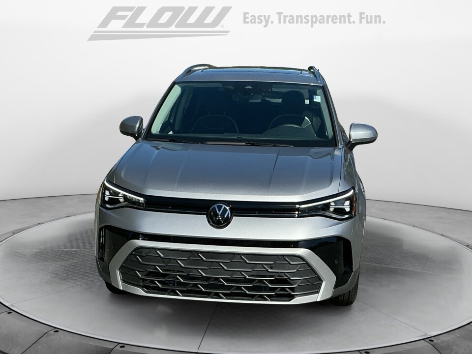 2025 Volkswagen Taos SE photo 2