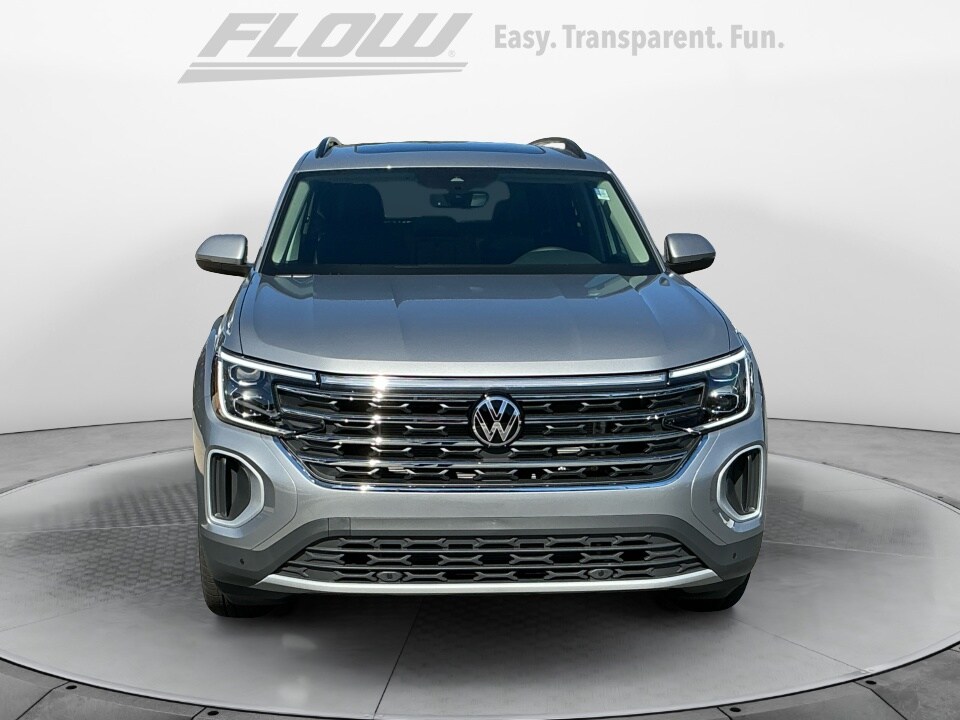 2026 Volkswagen Atlas SE Technology photo 2