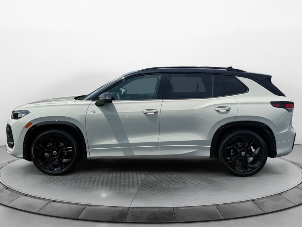 New 2026 Volkswagen Tiguan SE R-Line Black SUV