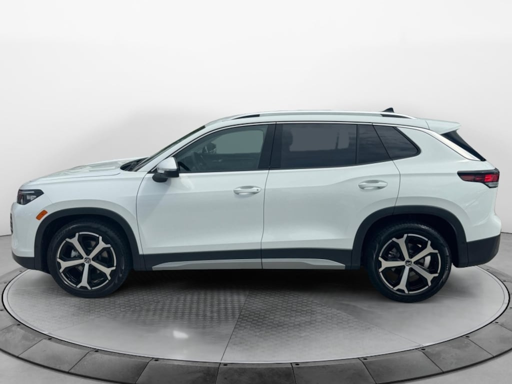 New 2026 Volkswagen Tiguan SE SUV
